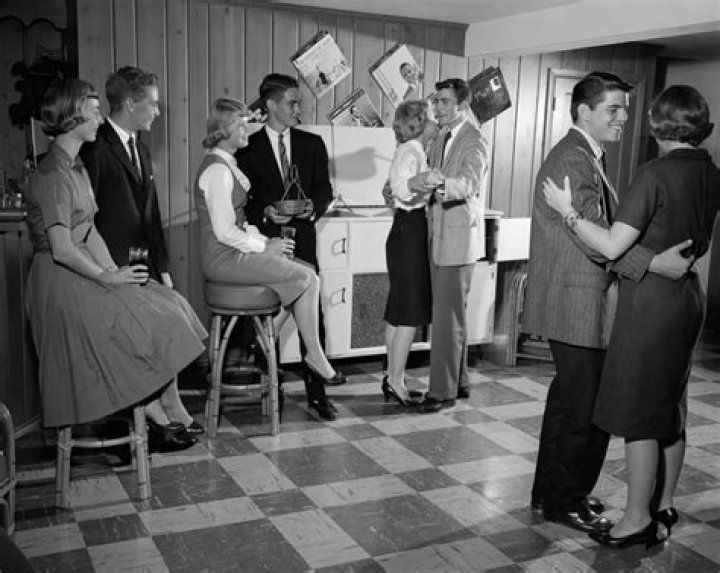 20 Hilarious Things Boys Were Told About Dating 50 Years Ago