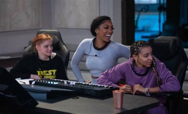 Ashley Laconetti Haibon Reveals What It Was Really Like Participating In FOX’s New Series ‘Stars on Mars’ (Exclusive) – Celeb Secrets