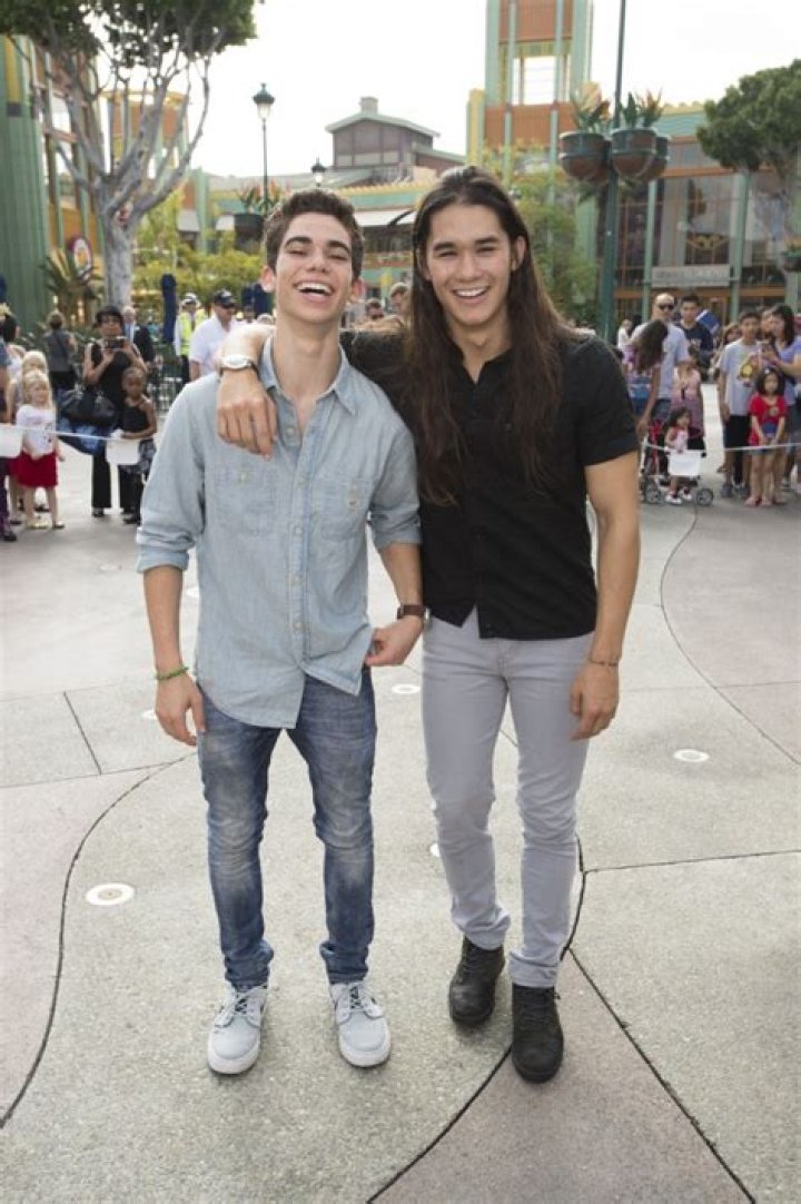 CHRIS BOSH, CAMERON BOYCE – Celeb Secrets