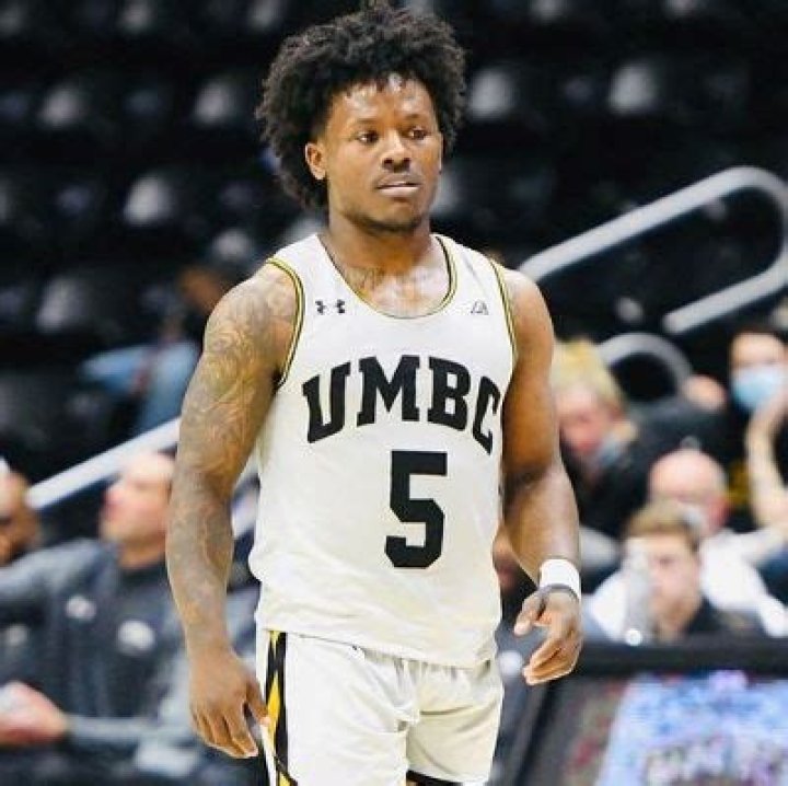 Darnell Rogers's Age, Net Worth, Salary, Contract, Girlfriend and Stats