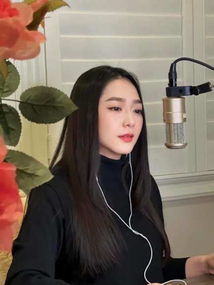 Hà Thanh Xuân Official net worth, income and estimated earnings of Youtuber channel