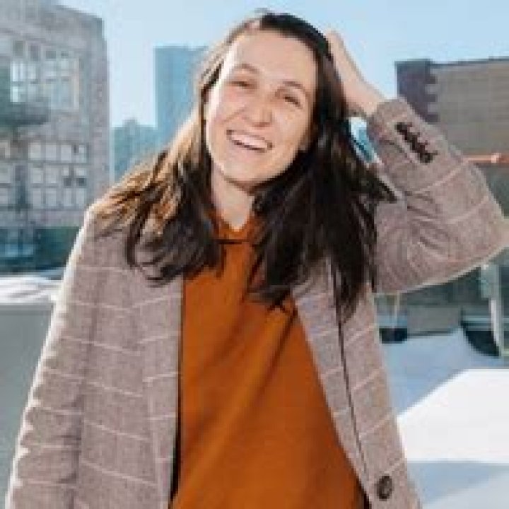 Hire Ashley Gavin for a Corporate Event or Performance Booking.