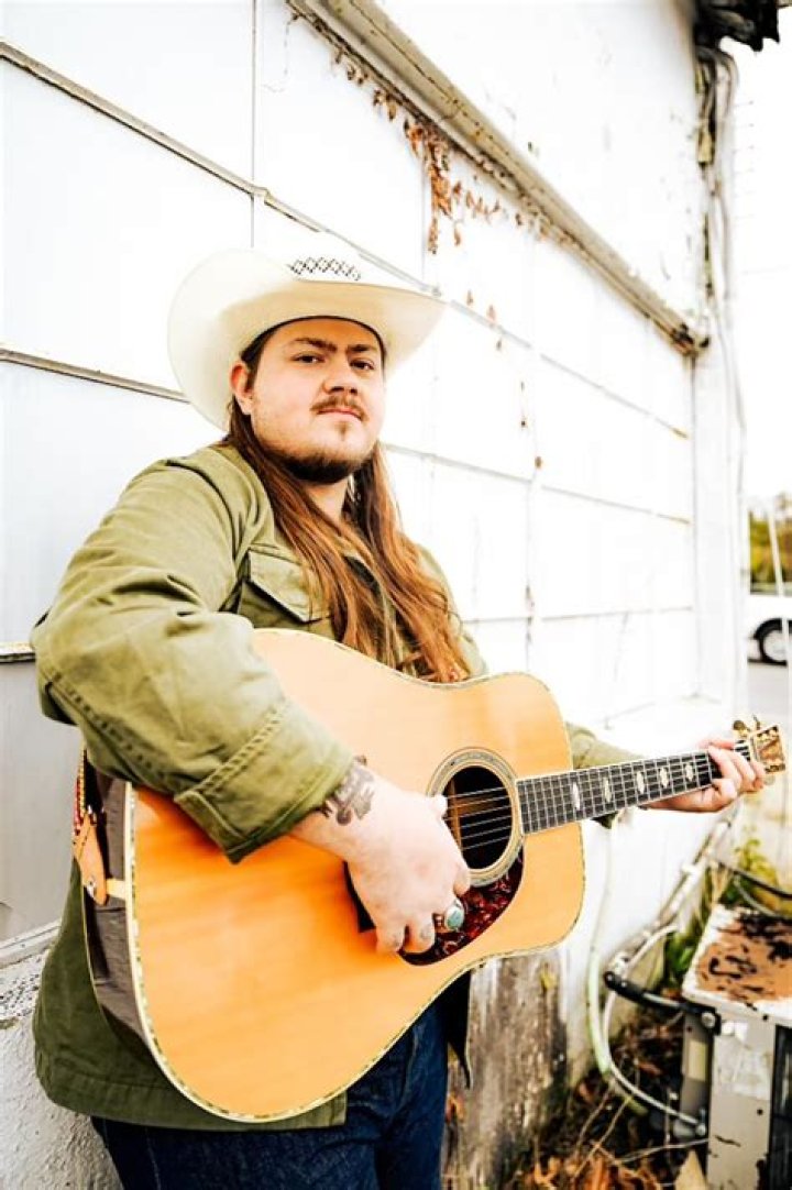 Hire Vincent Neil Emerson for a Corporate Event or Performance Booking.