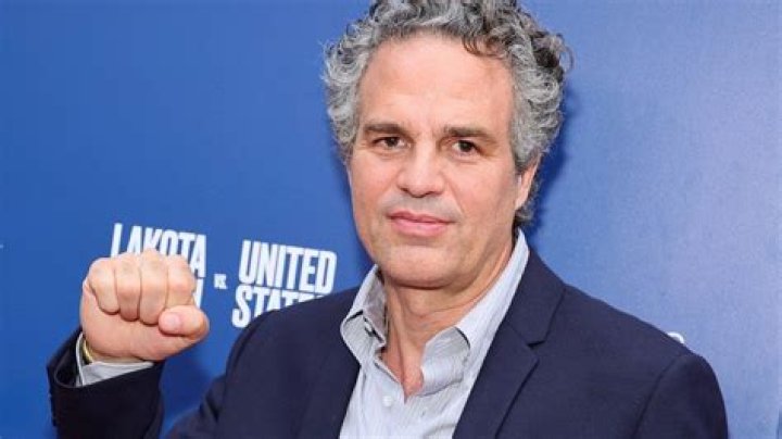 Is Mark Ruffalo Left-Handed?