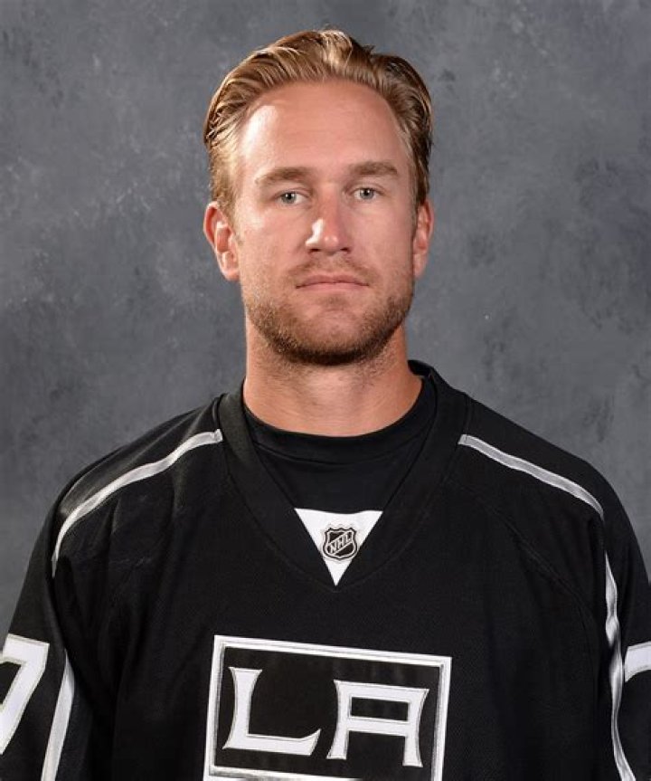 Jeff Carter Biography- NHL player, Salary, Earnings, Net worth, Married, Relationship, Affair, Age, Height, Wife, Children, House, Career, Contracts