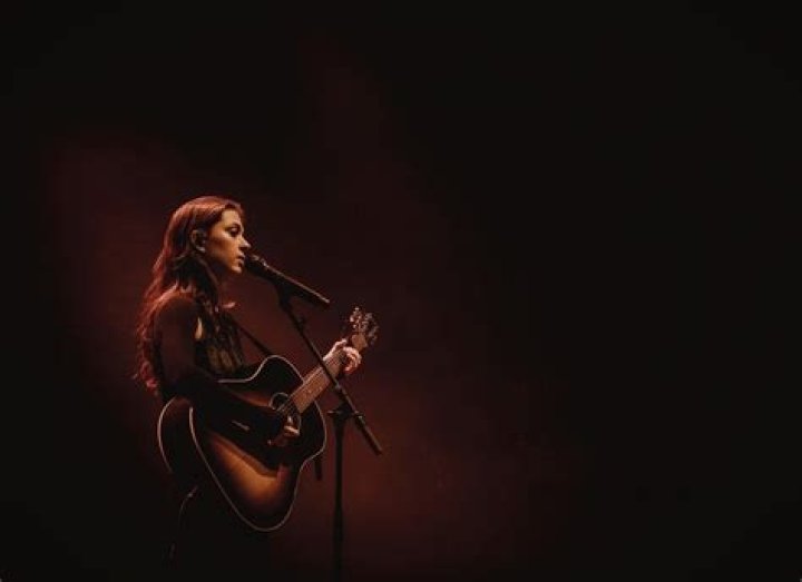 Lizzy McAlpine’s “Ceilings” Debuts On Billboard’s Hot 100 – Celeb Secrets