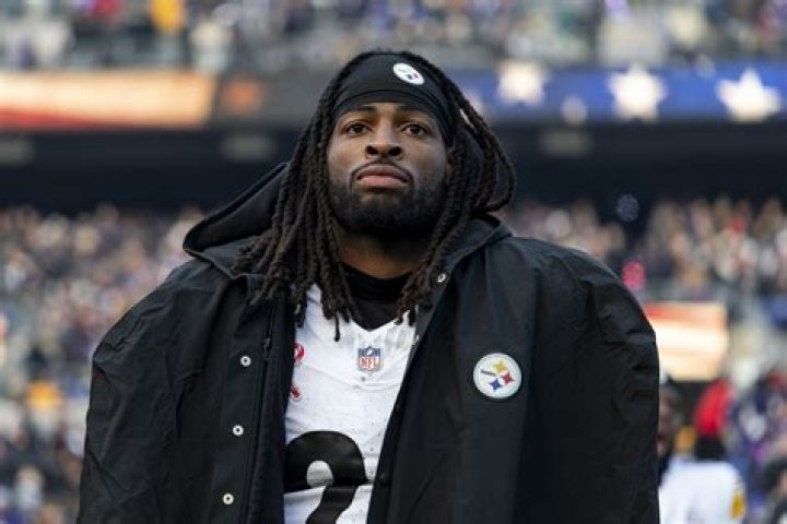 NFL Draft Prospect Najee Harris Stats, Scouting, Career, Family, Girlfriend, Height, Age