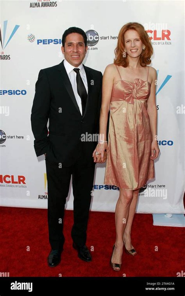 Oscar Nunez Wife, Net Worth, Wiki-Bio, Children. Is He Gay?