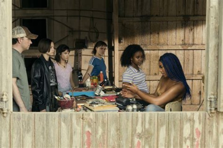 “Paper Girls” Takes Female Empowerment to Another Level with Four Female Leads – Celeb Secrets