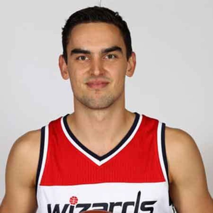 Tomas Satoransky Bio-salary, net worth, married, affair, dating, children, career, contract, stats, age, nationality, wife