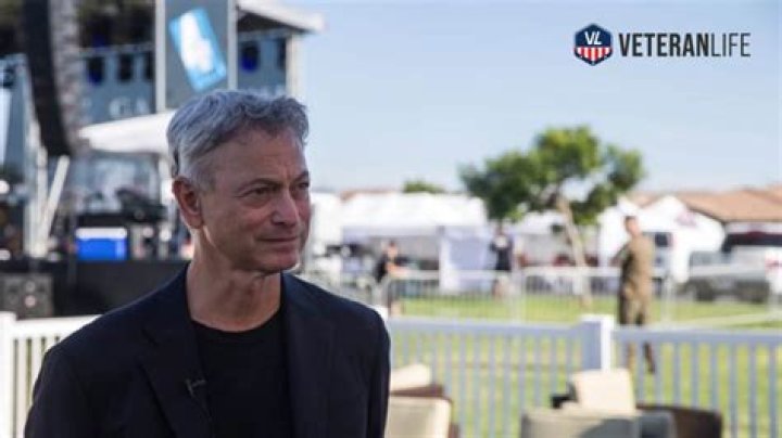 Was Gary Sinise In The Military?