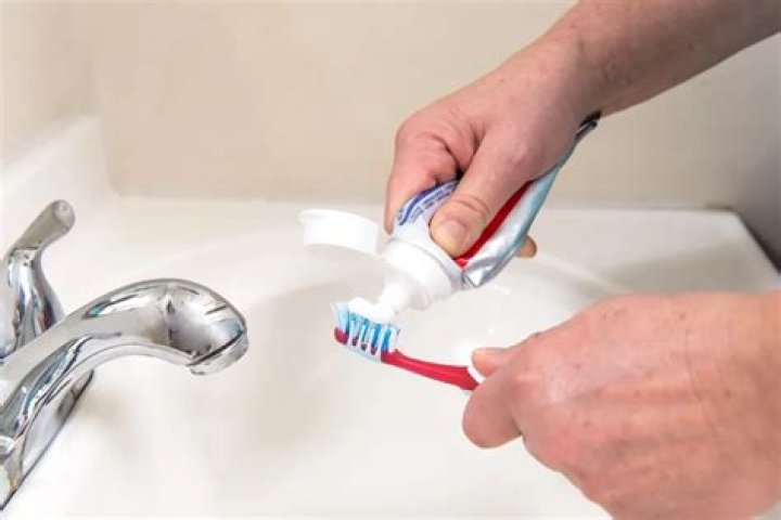 What Happens When You Leave the Cap Off of Your Toothpaste, Dentists Say